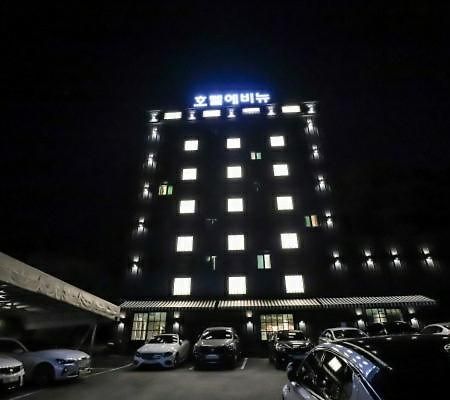 Avenue Hotel Йонін Екстер'єр фото